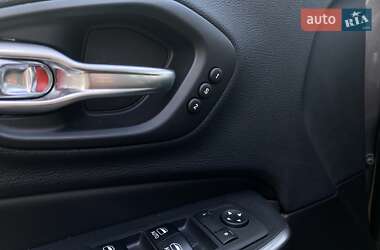 Позашляховик / Кросовер Jeep Cherokee 2018 в 