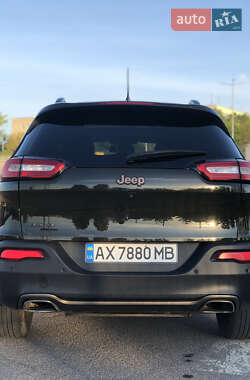Внедорожник / Кроссовер Jeep Cherokee 2016 в 