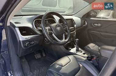 Внедорожник / Кроссовер Jeep Cherokee 2015 в 