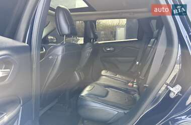 Внедорожник / Кроссовер Jeep Cherokee 2015 в 
