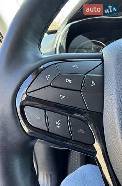 Внедорожник / Кроссовер Jeep Cherokee 2019 в 