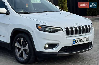 Позашляховик / Кросовер Jeep Cherokee 2019 в 