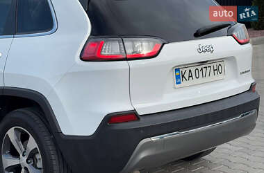 Позашляховик / Кросовер Jeep Cherokee 2019 в 