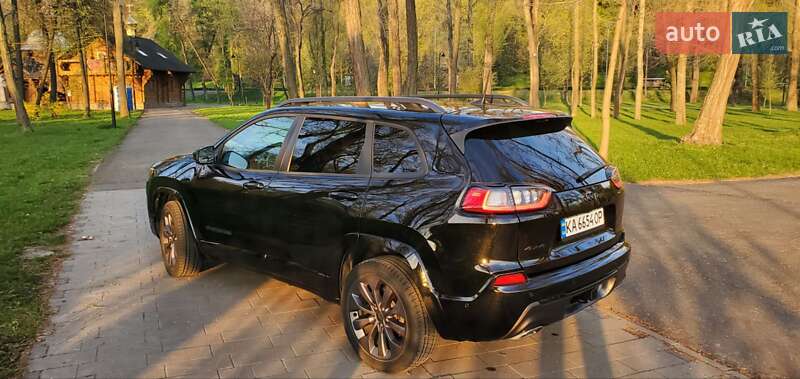 Внедорожник / Кроссовер Jeep Cherokee 2020 в Киеве