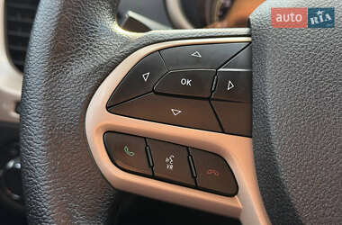 Внедорожник / Кроссовер Jeep Cherokee 2017 в 