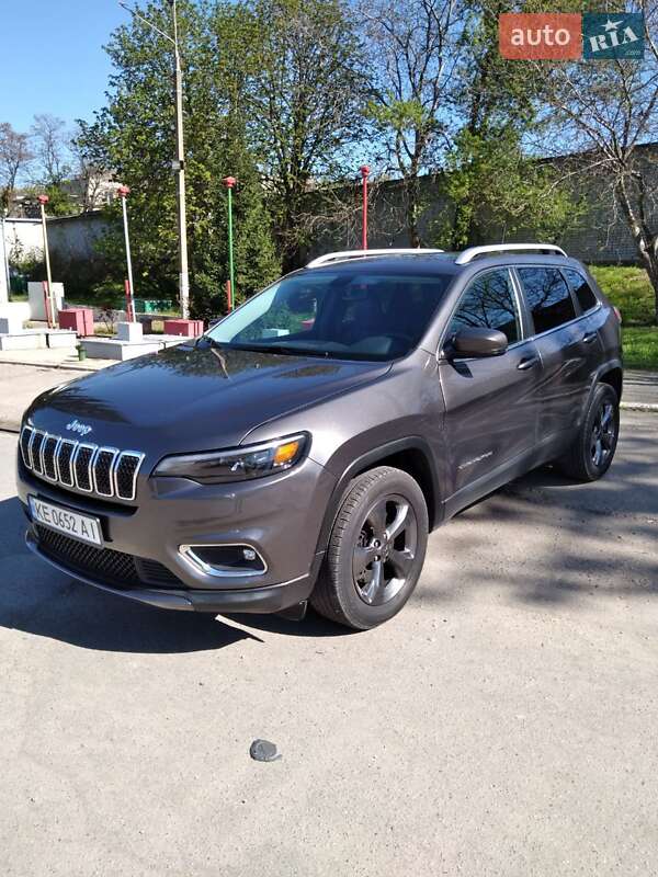 Внедорожник / Кроссовер Jeep Cherokee 2018 в 