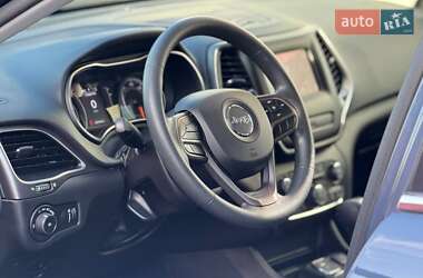Внедорожник / Кроссовер Jeep Cherokee 2019 в 