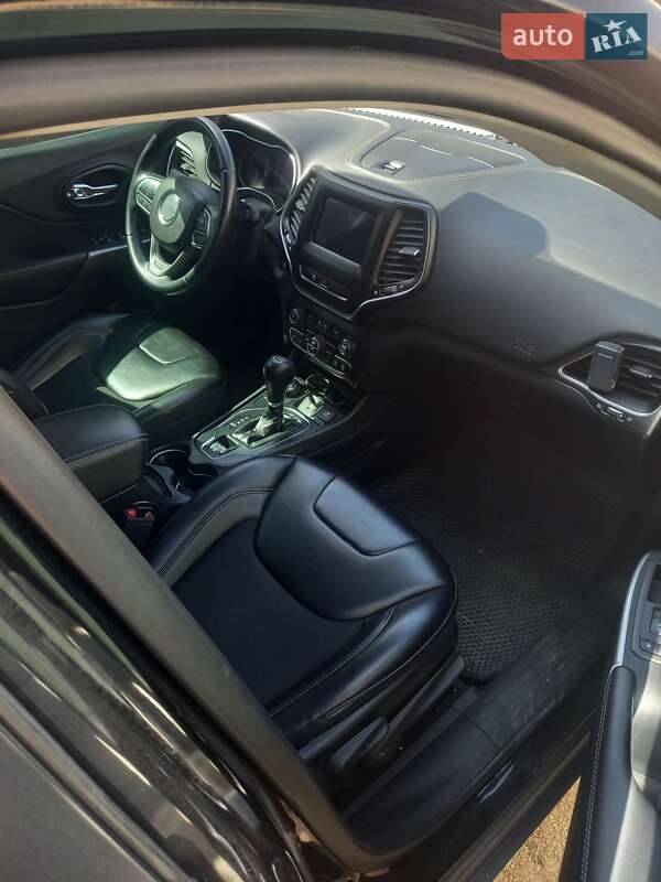 Позашляховик / Кросовер Jeep Cherokee 2018 в Сумах фото 10 Позашляховик / Кросовер Jeep Cherokee 2018 в Сумах