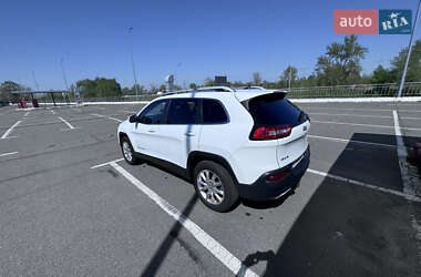 Внедорожник / Кроссовер Jeep Cherokee 2016 в 