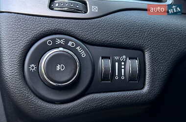 Внедорожник / Кроссовер Jeep Cherokee 2018 в 