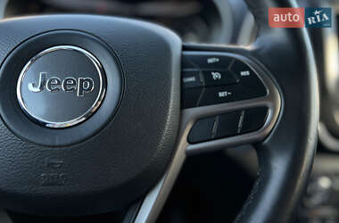 Внедорожник / Кроссовер Jeep Cherokee 2018 в 