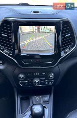 Внедорожник / Кроссовер Jeep Cherokee 2020 в 