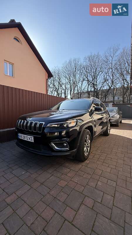 Внедорожник / Кроссовер Jeep Cherokee 2018 в 