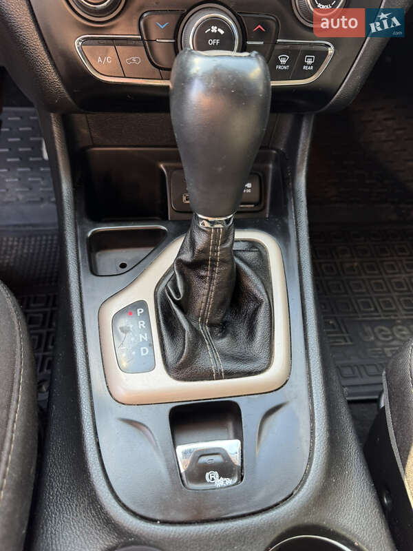 Позашляховик / Кросовер Jeep Cherokee 2014 в Києві фото 20 Позашляховик / Кросовер Jeep Cherokee 2014 в Києві