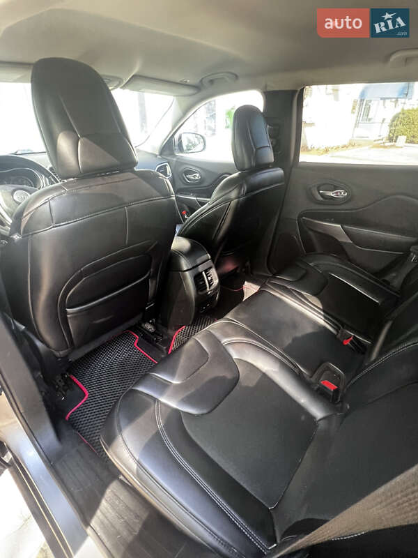 Позашляховик / Кросовер Jeep Cherokee 2018 в Шаргороді