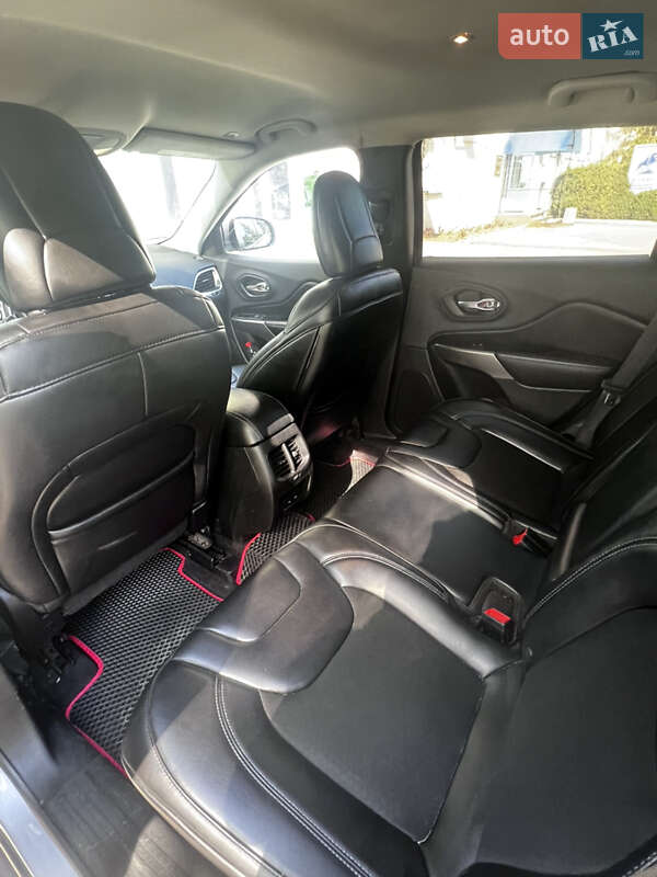 Позашляховик / Кросовер Jeep Cherokee 2018 в Шаргороді