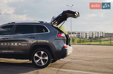 Позашляховик / Кросовер Jeep Cherokee 2020 в 
