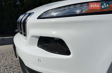 Внедорожник / Кроссовер Jeep Cherokee 2014 в 