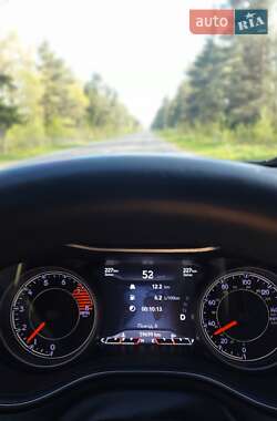Внедорожник / Кроссовер Jeep Cherokee 2019 в 