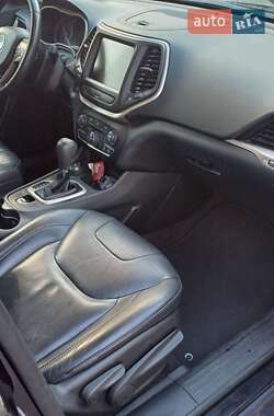 Внедорожник / Кроссовер Jeep Cherokee 2016 в 