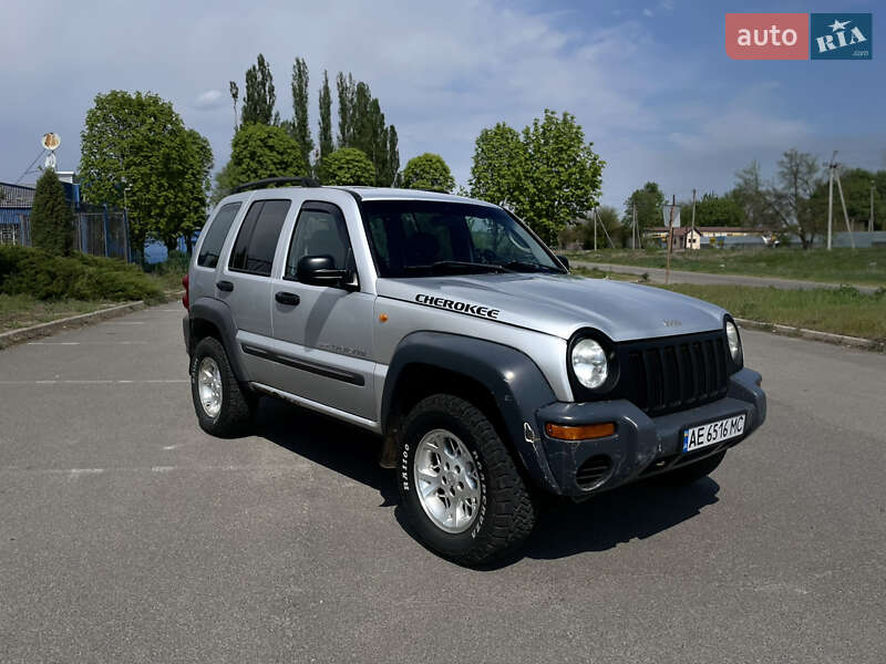 Позашляховик / Кросовер Jeep Cherokee 2002 в 