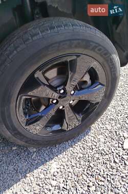 Внедорожник / Кроссовер Jeep Cherokee 2016 в Ровно