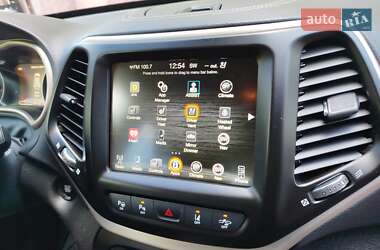 Внедорожник / Кроссовер Jeep Cherokee 2016 в Ровно