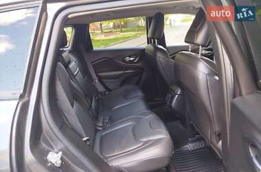Внедорожник / Кроссовер Jeep Cherokee 2016 в Ровно
