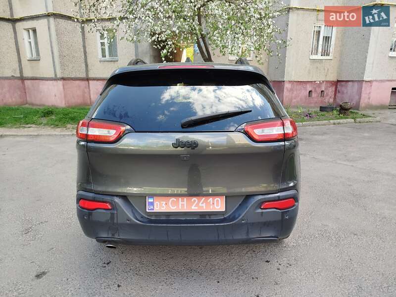 Внедорожник / Кроссовер Jeep Cherokee 2016 в Ровно