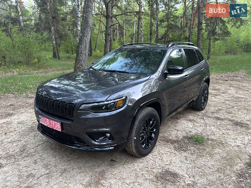 Внедорожник / Кроссовер Jeep Cherokee 2022 в 