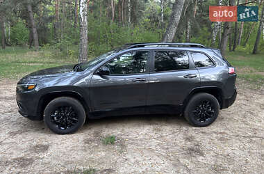 Внедорожник / Кроссовер Jeep Cherokee 2022 в 