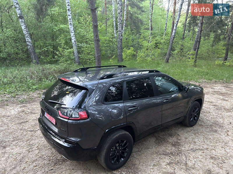 Внедорожник / Кроссовер Jeep Cherokee 2022 в Харькове