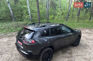 Внедорожник / Кроссовер Jeep Cherokee 2022 в 