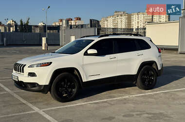 Внедорожник / Кроссовер Jeep Cherokee 2016 в 