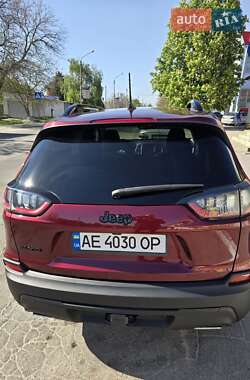 Внедорожник / Кроссовер Jeep Cherokee 2019 в 