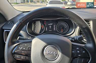 Внедорожник / Кроссовер Jeep Cherokee 2019 в 