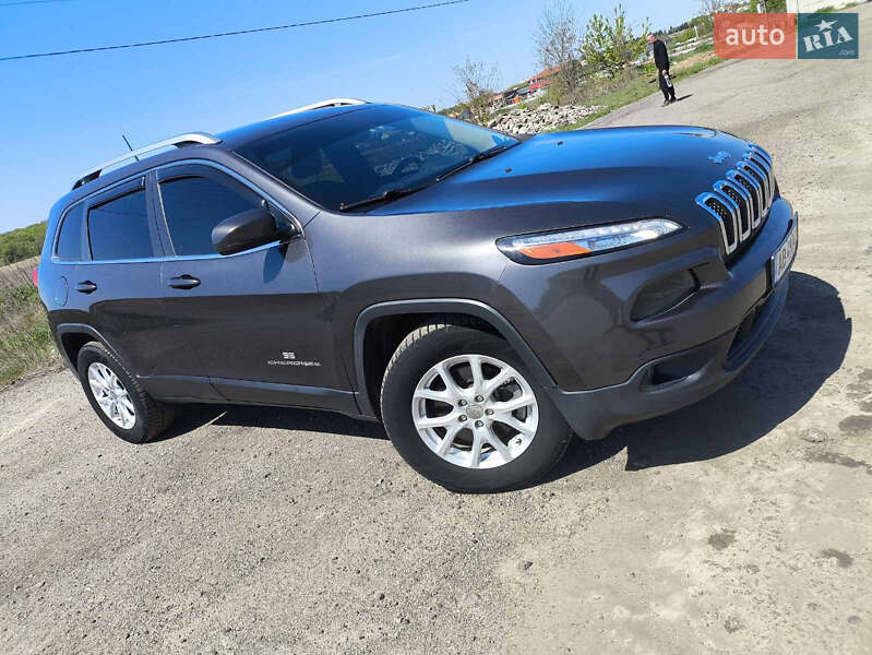 Внедорожник / Кроссовер Jeep Cherokee 2016 в 