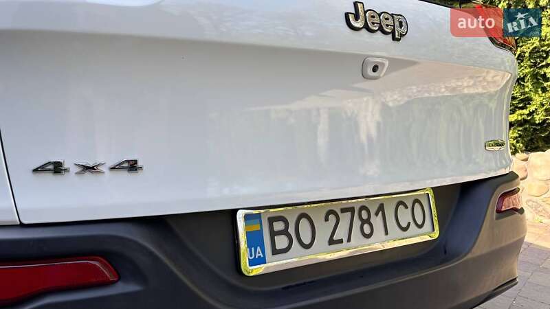 Внедорожник / Кроссовер Jeep Cherokee 2016 в Тернополе