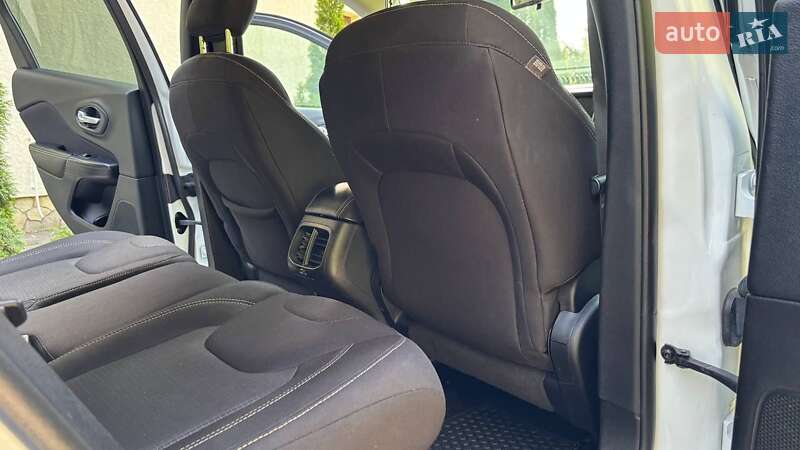 Внедорожник / Кроссовер Jeep Cherokee 2016 в Тернополе