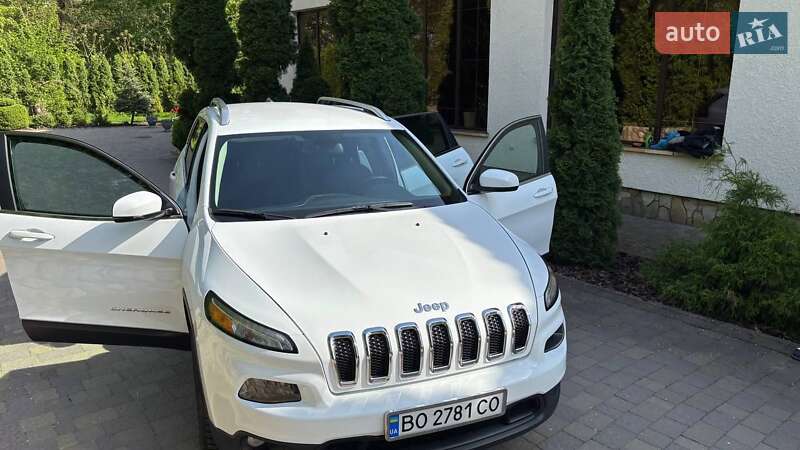 Внедорожник / Кроссовер Jeep Cherokee 2016 в Тернополе