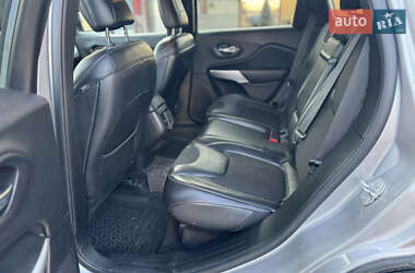 Внедорожник / Кроссовер Jeep Cherokee 2017 в 