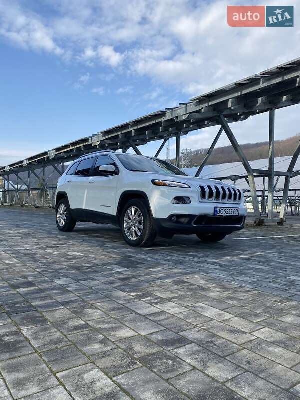 Позашляховик / Кросовер Jeep Cherokee 2015 в Львові