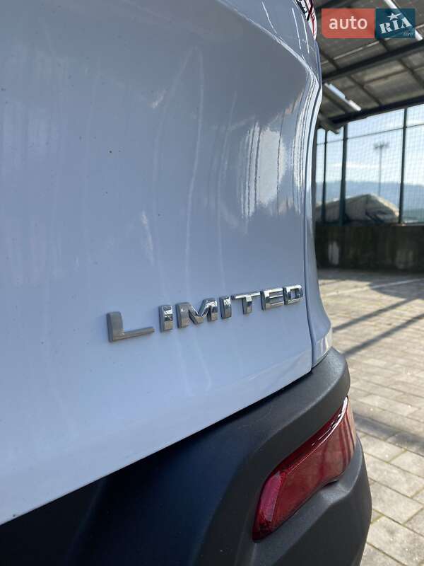 Позашляховик / Кросовер Jeep Cherokee 2015 в Львові