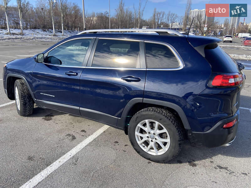 Позашляховик / Кросовер Jeep Cherokee 2016 в Києві