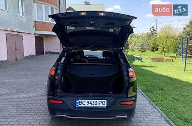 Позашляховик / Кросовер Jeep Cherokee 2016 в 