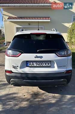 Внедорожник / Кроссовер Jeep Cherokee 2018 в 