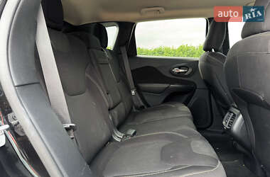 Внедорожник / Кроссовер Jeep Cherokee 2015 в 