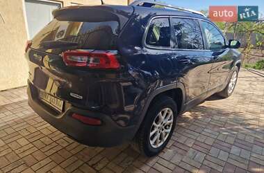 Внедорожник / Кроссовер Jeep Cherokee 2015 в 