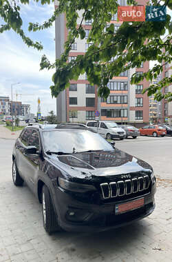 Позашляховик / Кросовер Jeep Cherokee 2018 в 