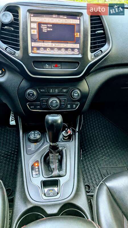 Внедорожник / Кроссовер Jeep Cherokee 2018 в Славутиче